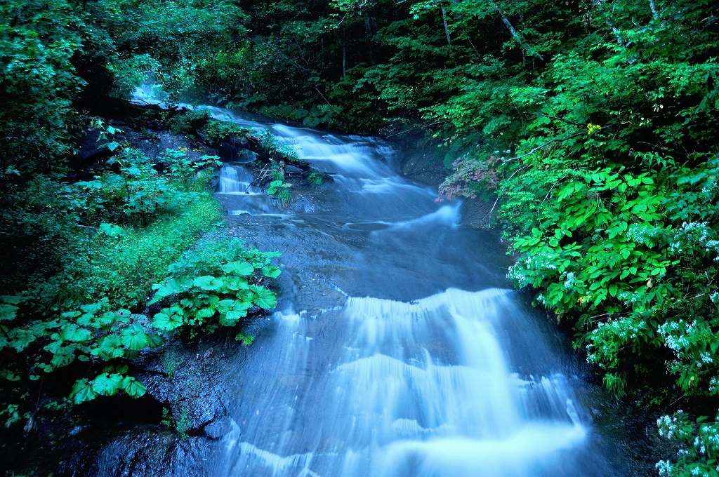 ラルマナイの滝