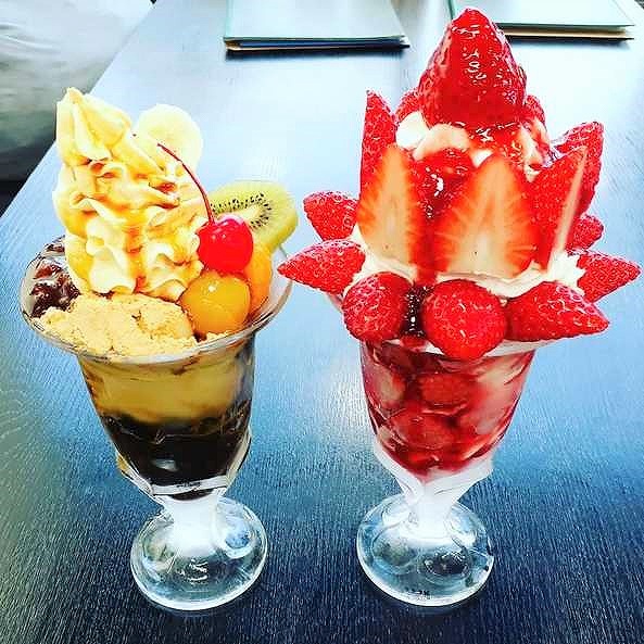 パフェ2種類「イチゴデラックス」と「京娘」