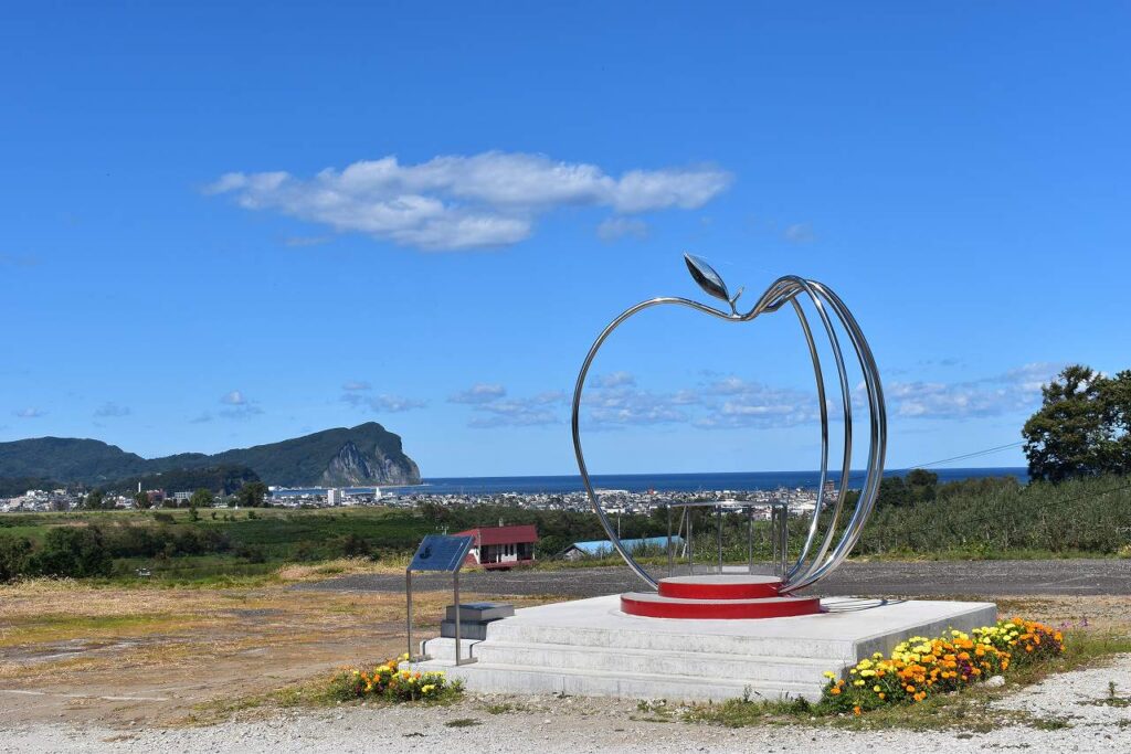 ニトリ観光果樹園にあるフォトジェニックなリンゴ型オブジェ
