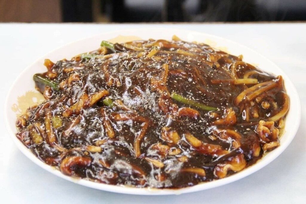 中華食堂龍鳳のあんかけ焼きそば「腹黒」