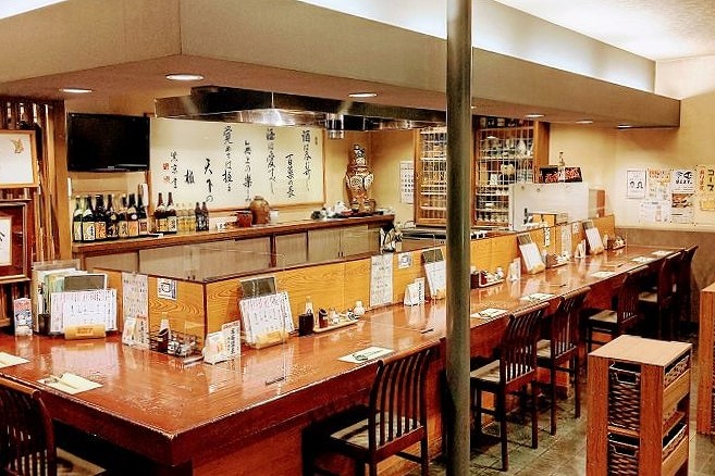 名寄式ジンギスカンを提供している居酒屋「味処鳥長」の店内