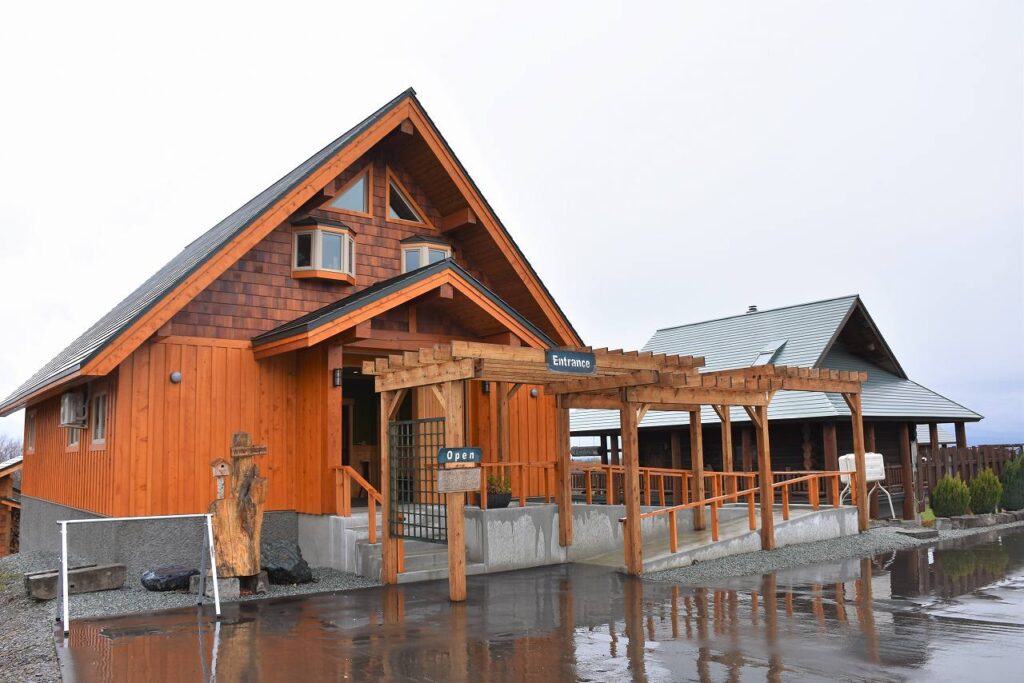 土日祝日のみ営業するワイナリー併設の「ＳＨＯＰ」