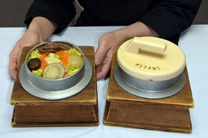 ストーン形ふた　具材は北見産＊特製釜飯好ショット