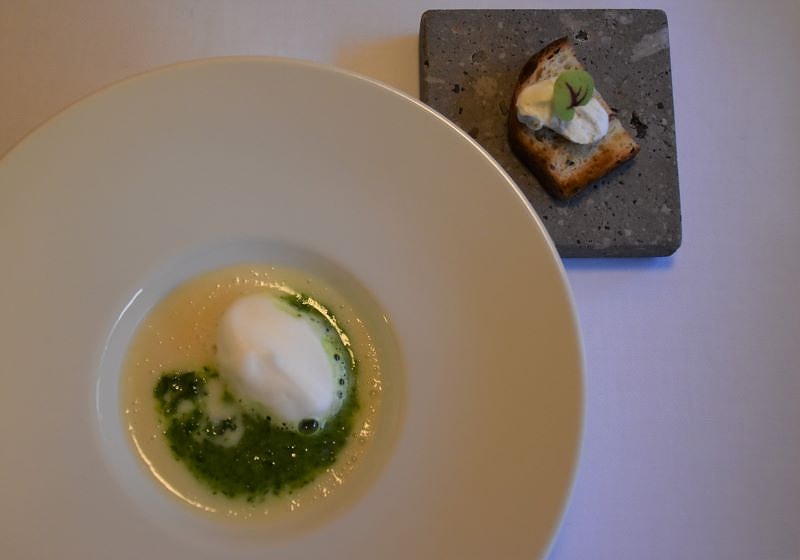 メークインとレタスとアサツキのスープ、フキノトウとメープルシロップのトースト