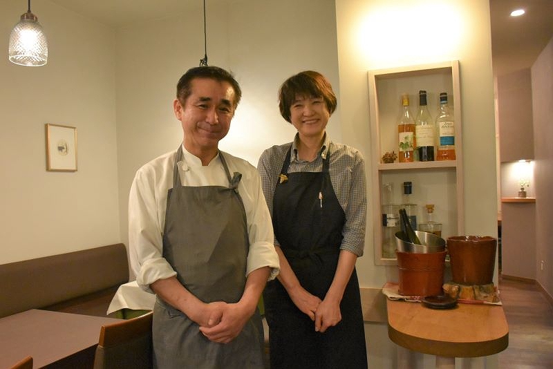 オーナーシェフの高橋毅さんと妻のみゆきさん