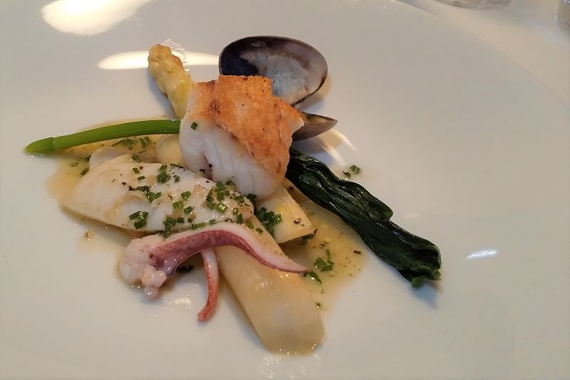 ホワイトアスパラと平目とヤリイカのソテー