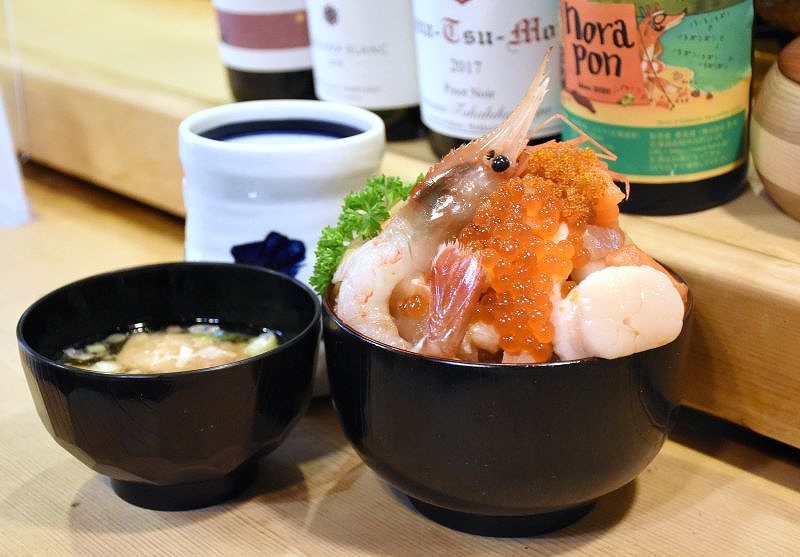 魚介類が大盛りの超ウルトラスペシャル生ちらし