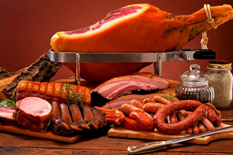 南幌町の薫製工房ハントヴェルクが提供するハムやベーコン類