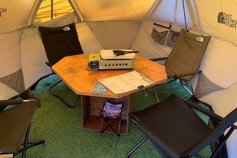 さっぽろ東急百貨店の屋上テラスビアガーデンに設置されている大型テント内の様子