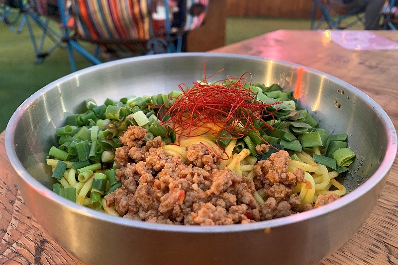 さっぽろ東急百貨店の屋上テラスビアガーデンで提供されている台湾風まぜそば