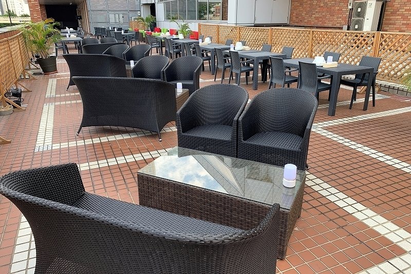 オールデイダイニング メムの開店前のビアガーデン会場