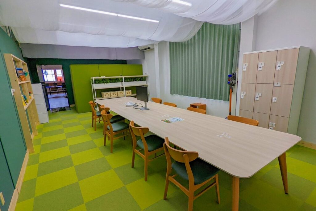 中標津町初のコワーキングスペース「ＭＩＬＫ」の内部