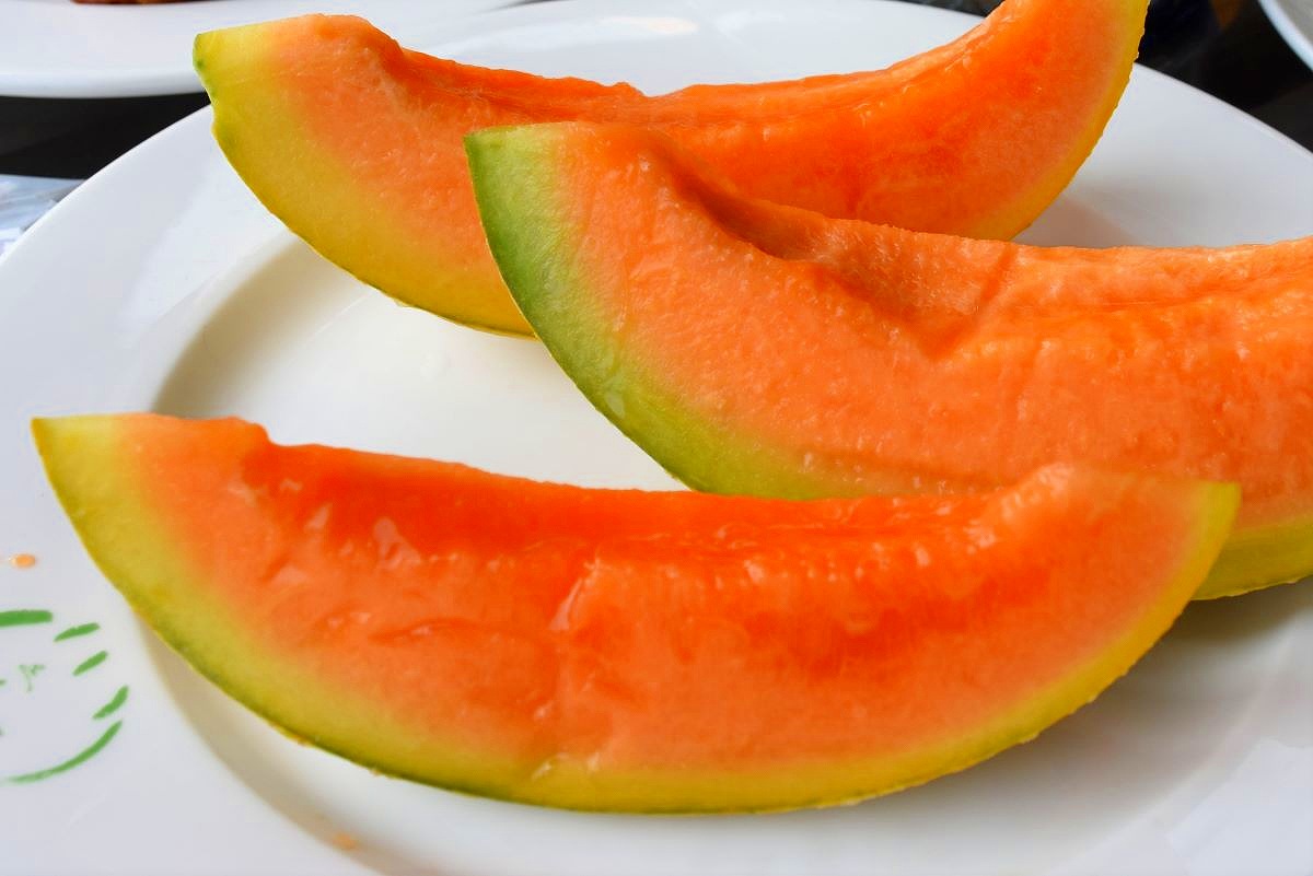 夢の夕張メロン食べ放題！ＧＯＧＯ夕張 8月14日まで〈山﨑編集長☆発〉