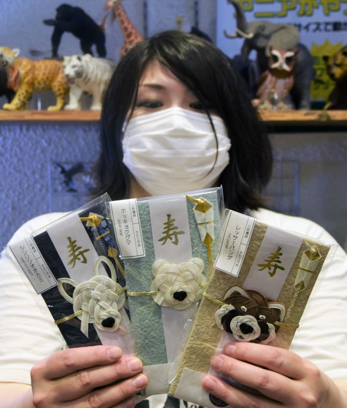 ホッキョクグマなどのかわいらしさを水引で表現した「アニマルご祝儀袋」