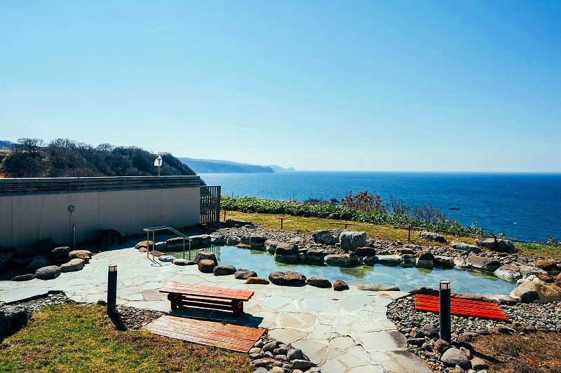 岬の湯の露天風呂の女湯