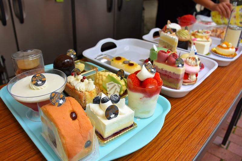 スイーツガーデンSAPPORO2022の会場で販売される限定スイーツの数々