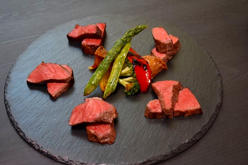 志方牛の食べ比べプレート「中目黒５種盛り合わせスペシャル」