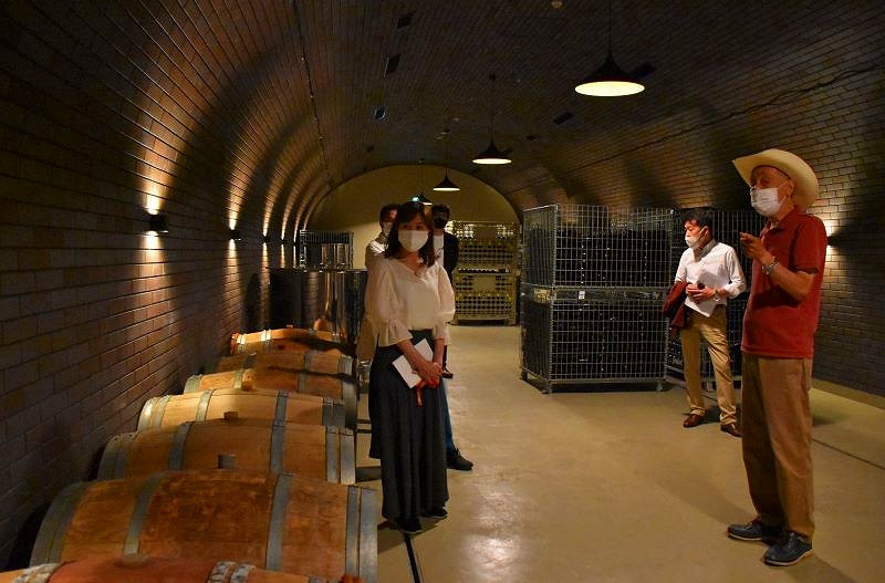 ＮＩＫＩ　Ｈｉｌｌｓ　Ｗｉｎｅｒｙのワイン樽の貯蔵庫