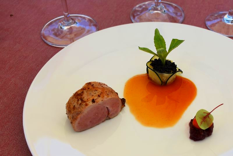 ランチ４皿目の肉料理「北島豚のロースト」