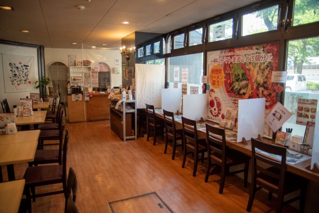 福の樹（ふくのき）の店内