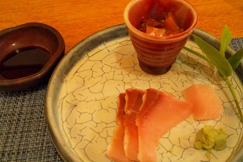 「なごみ家はる」のおまかせコースの料理のうちのお刺身