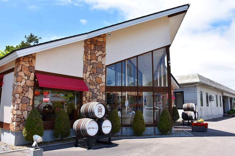 「はこだてわいん」本社工場に隣接する葡萄館本店