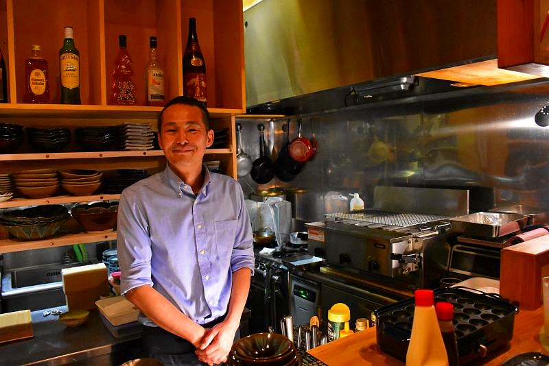 居酒屋「なごみ家はる」主人の藤原晴貴さん