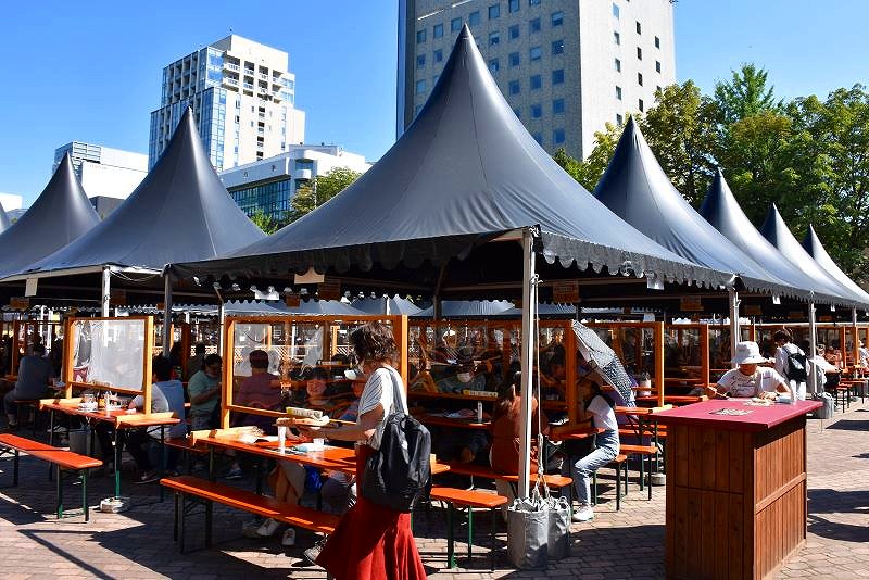 さっぽろオータムフェスト2022７丁目会場の飲食テント