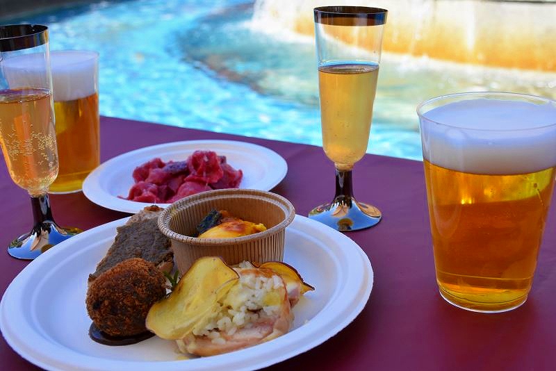 11丁目会場のシェフズキッチンで食べられる「北海道秋の恵み盛りあわせ」などのフード