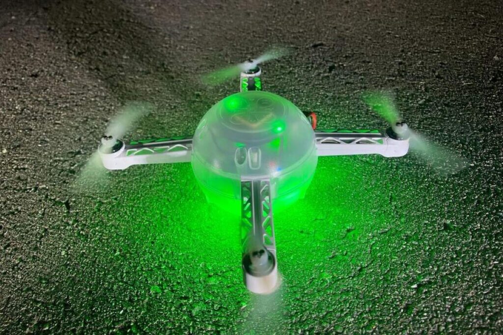 ショーに使われるLED搭載のドローン