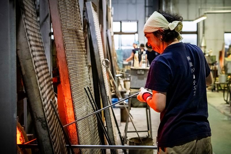 小樽再生ガラスの製作の様子