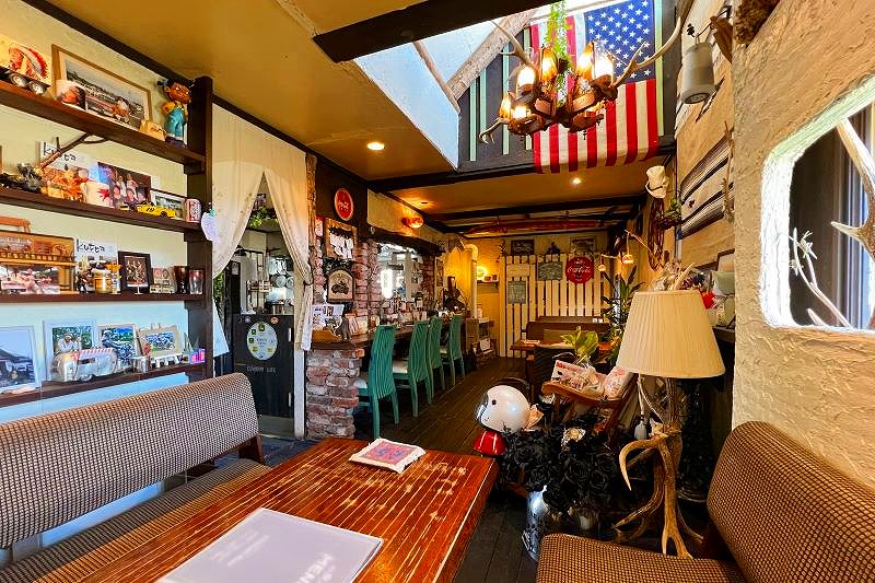 手作り感が心地よい「Ｋｉｔｃｈｅｎ　ＫＯＯ」の店内