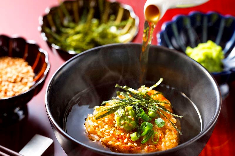 出汁をかけていただく「うなぎり」