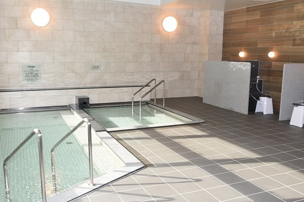 なよろ温泉 一新の秋＊改修の温浴施設 １日再開＊観光振興、公社経営改善狙う