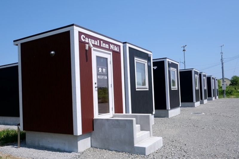 仁木町初の無人コンテナホテル「Casual Inn NIKI」