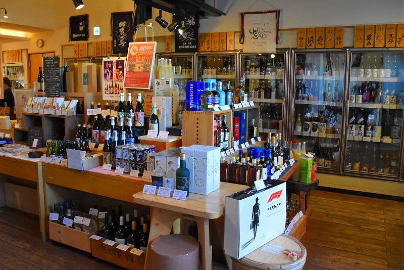 「越前屋」店内