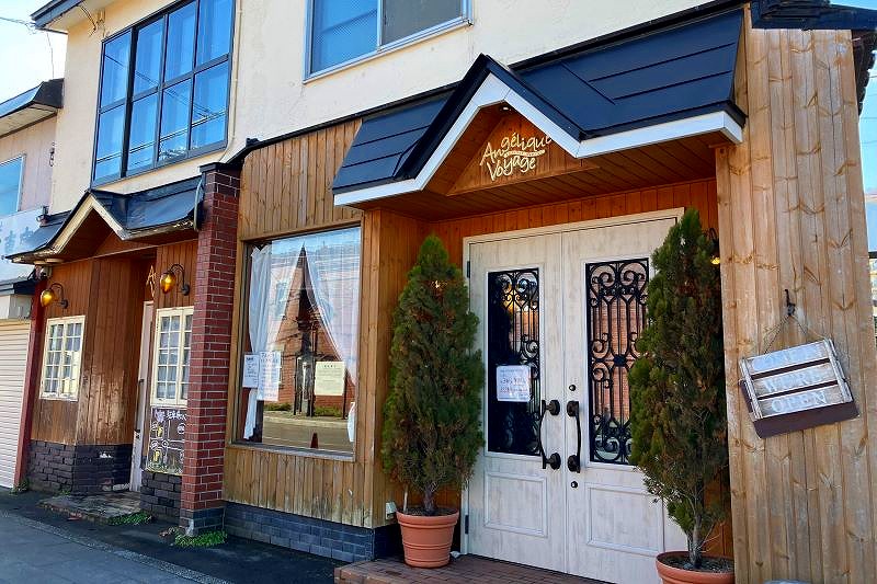 スイーツ店「アンジェリック ヴォヤージュ」の店構え