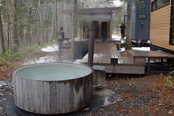 森の中　旅するホテル＊キャンピングカー活用、来月開業＊大樹