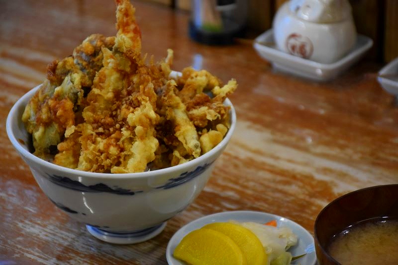 「郷土料理　奈辺久（なべきゅう）」の大人気の天丼