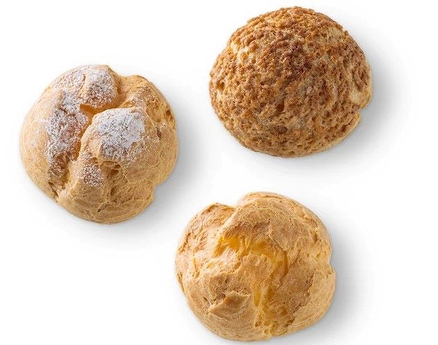 「マザーズプラス」のシュークリーム３つ