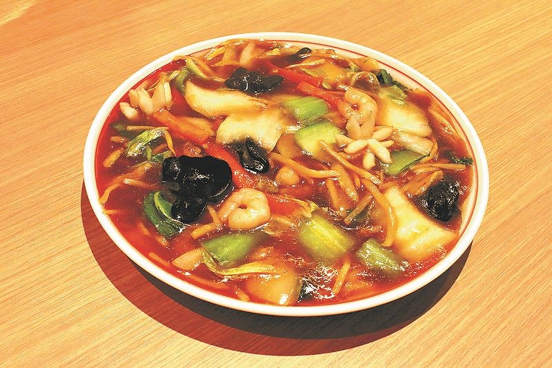 あんがたっぷりとかかった大衆酒場おたる三幸道庁前店の小樽あんかけ焼そば