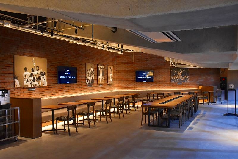 「エスコンフィールド北海道」1塁側にある「docomo CLUB LOUNGE」