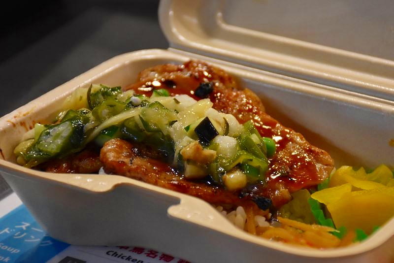 「串鳥」が提供する、お肉ボリュームたっぷりの選手グルメ