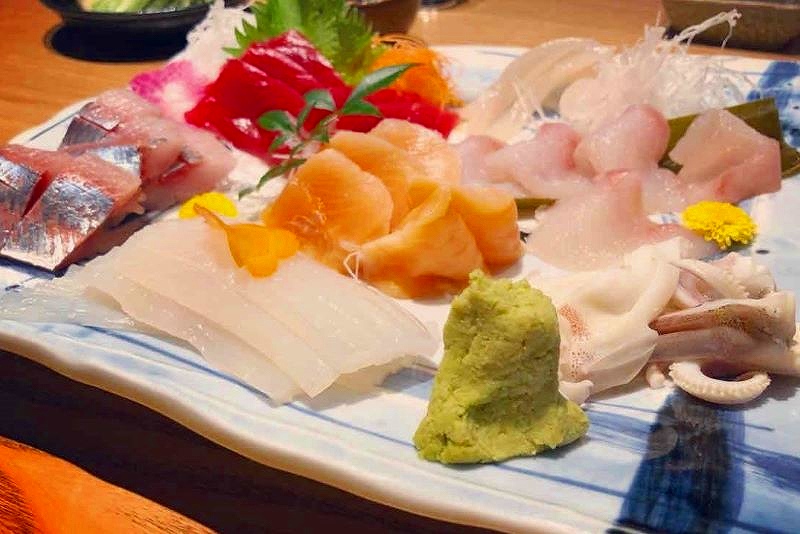 「魚一心」の刺身盛り合わせ