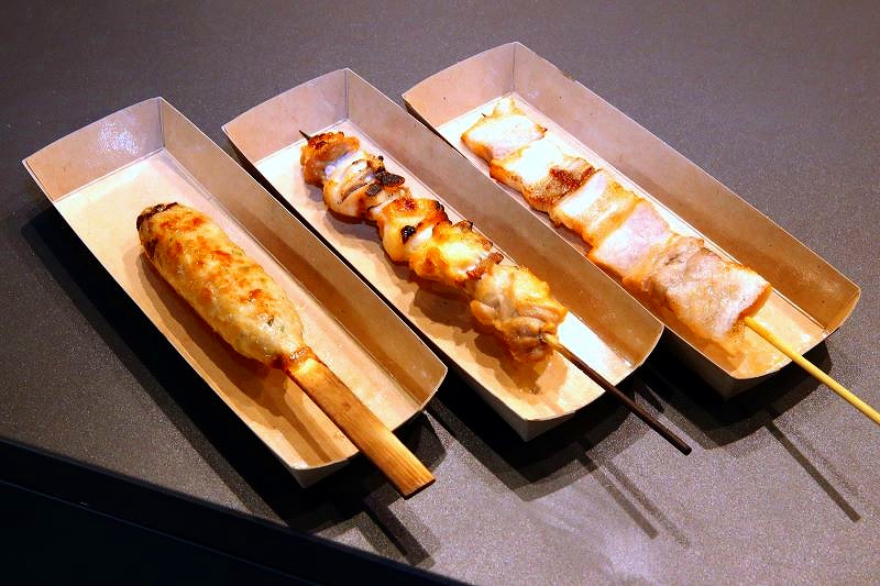 「串鳥」のつくねなど「メガ串鳥」３本