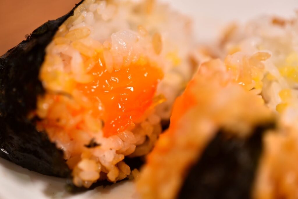 艶よく輝く卵黄の味噌漬けがおいしい「名代にぎりめし」の人気の「卵黄の味噌漬け」