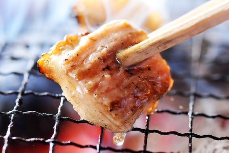 ジューシーで甘みが口の中に溢れ出す、「牛乃家 本店」の一番人気の塩ホルモン