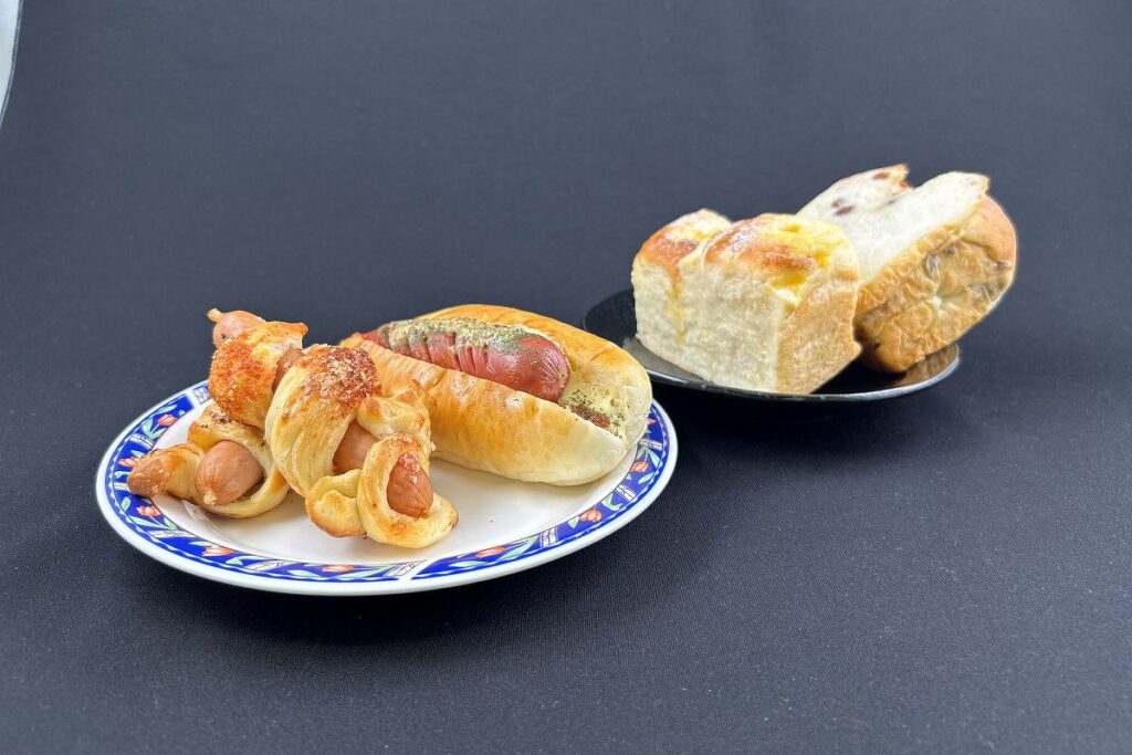 お総菜系も甘いものもそろう「りすと蜂」のパン