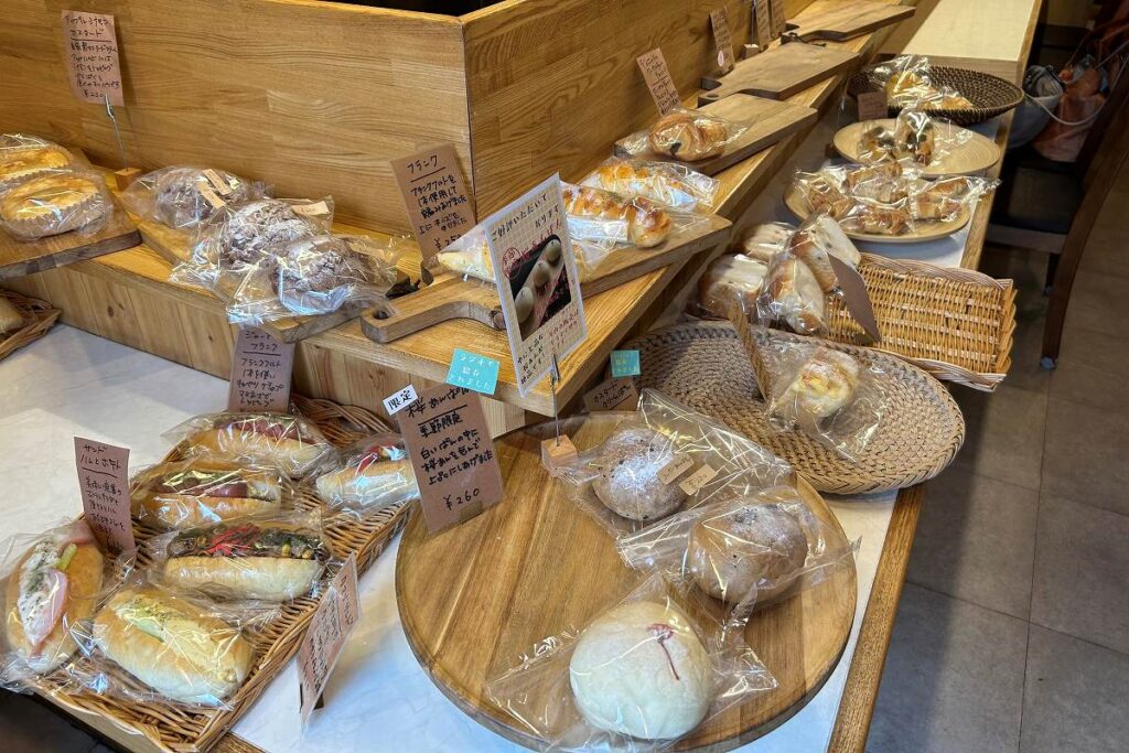 「りすと蜂」の