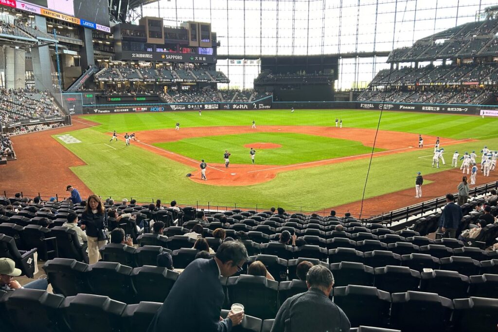 バルコニーから見たグラウンド